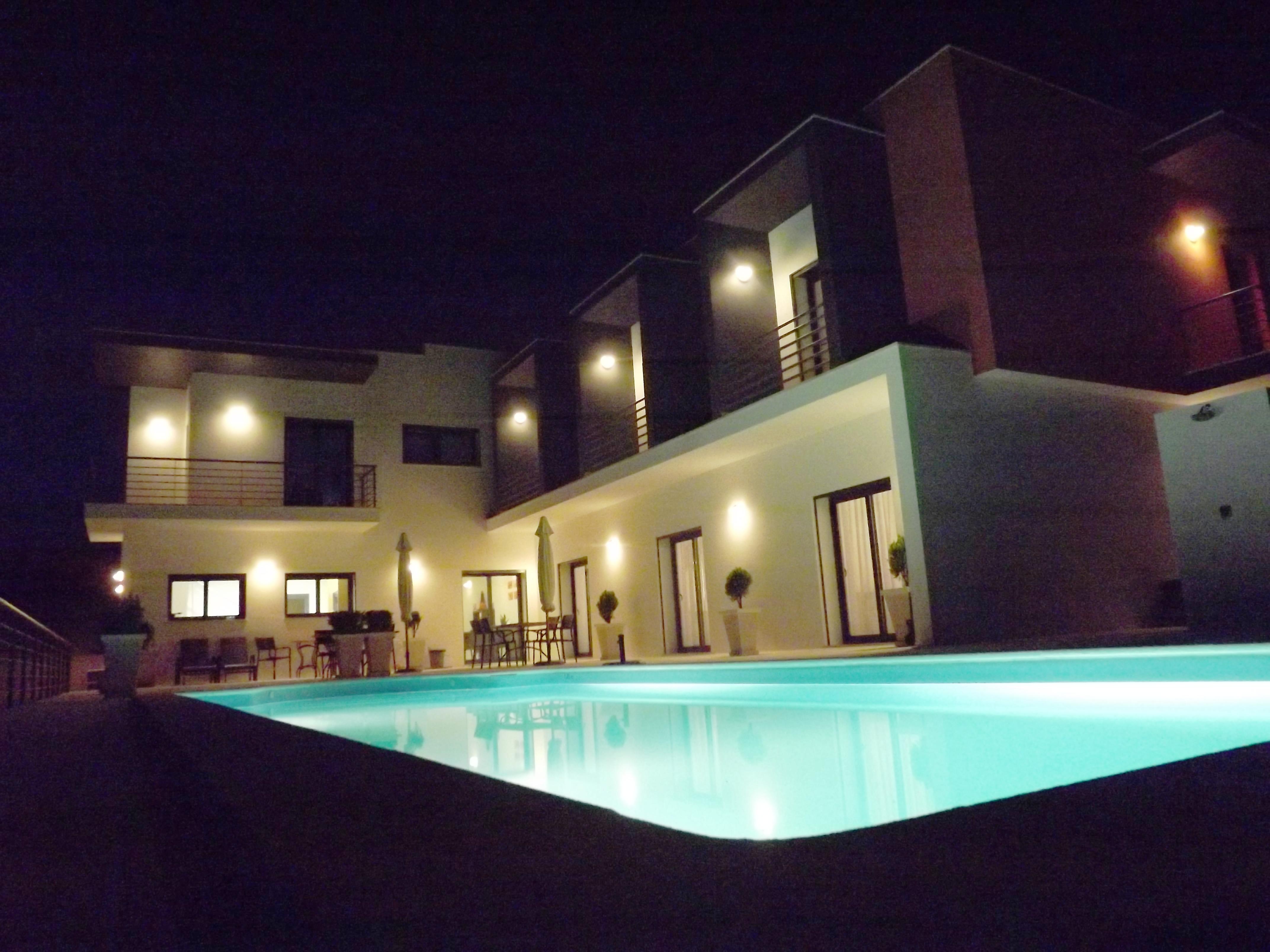 Casa Ceedina Bed And Breakfast & Beauty Batalha Eksteriør billede