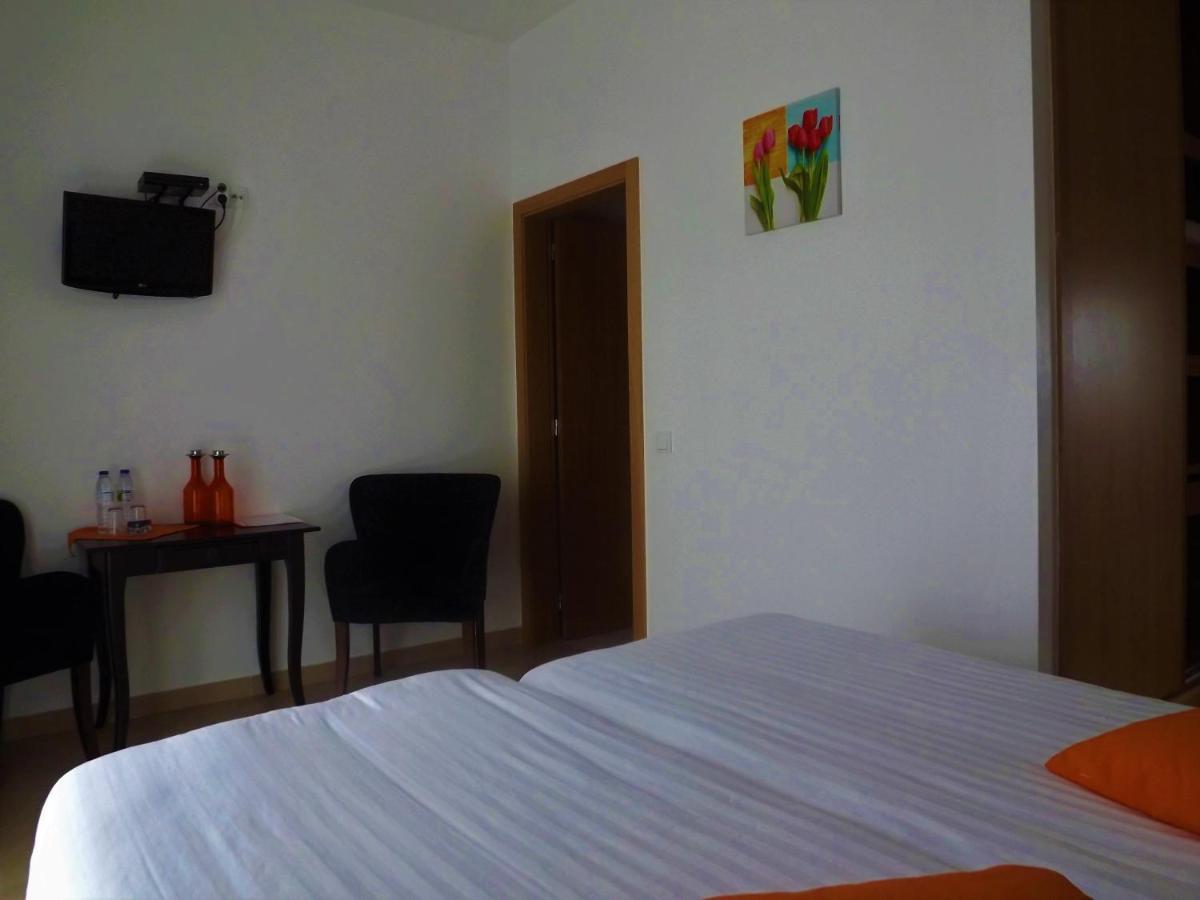 Casa Ceedina Bed And Breakfast & Beauty Batalha Eksteriør billede